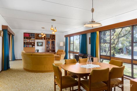 Property photo of 10 Maxwell Crescent Strathdale VIC 3550
