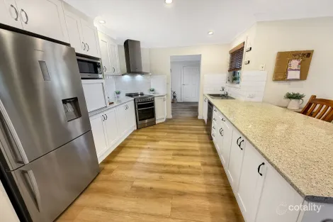 Property photo of 10 Kiesling Drive Narrandera NSW 2700