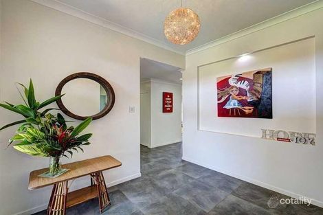 Property photo of 18 Hallii Street Ashfield QLD 4670