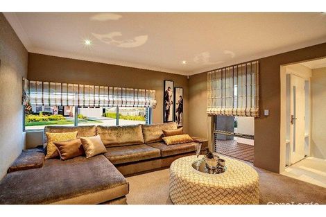 Property photo of 6 Solandri Bend Banksia Grove WA 6031