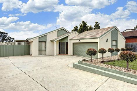 34 Trethowan Ave, Melton West, VIC 3337