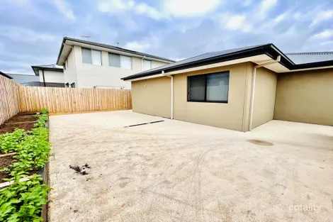 Property photo of 30 Fold Circuit Bonnie Brook VIC 3335