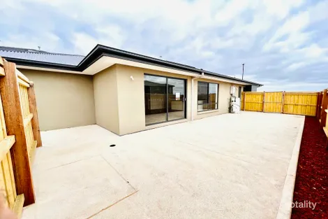 Property photo of 30 Fold Circuit Bonnie Brook VIC 3335
