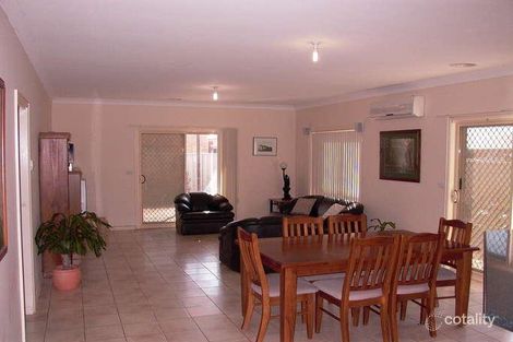 Property photo of 57 Willandra Loop Caroline Springs VIC 3023