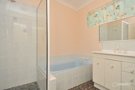 24 Hill St, Halls Head, WA 6210