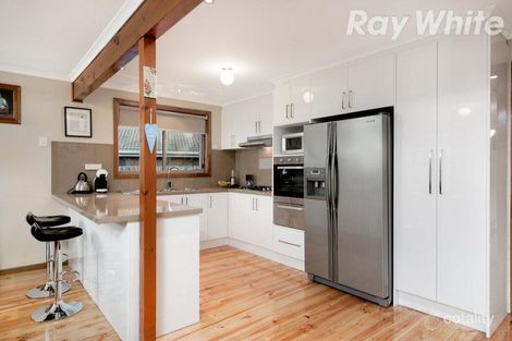 Property photo of 2 Ratcliffe Close Mill Park VIC 3082