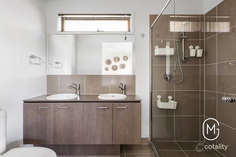 Property photo of 5 Bathurst Lane Doreen VIC 3754