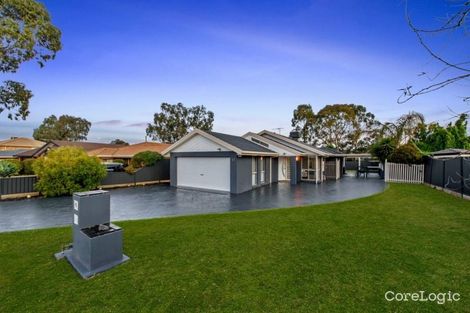 Property photo of 17 Saronvale Crescent Hillside VIC 3037