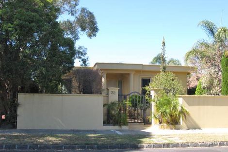 32 Rosemont Ave, Caulfield North, VIC 3161
