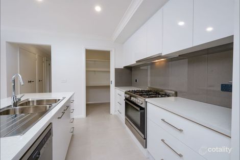Property photo of 16 Ashburton Circuit West Wodonga VIC 3690