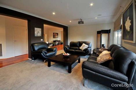 Property photo of 2 Samuel Close Wheelers Hill VIC 3150