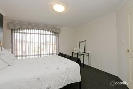 Property photo of 12 Cockatoo Chase Bennett Springs WA 6063