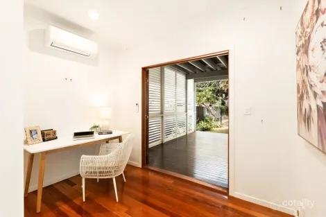 Property photo of 106 Friday Street Shorncliffe QLD 4017