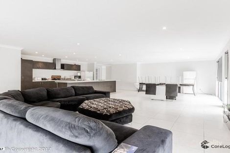 10 Carbine Loop, Banksia Grove, WA 6031