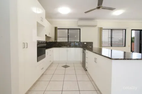 Property photo of 2/14 Palm Street Rowes Bay QLD 4810