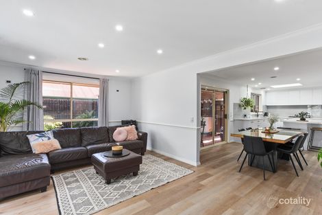 Property photo of 9 Golden Way Hillside VIC 3037