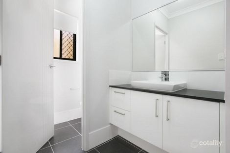 Property photo of 112 Sandy Camp Road Wynnum West QLD 4178