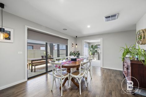 Property photo of 73 Willoby Drive Alfredton VIC 3350