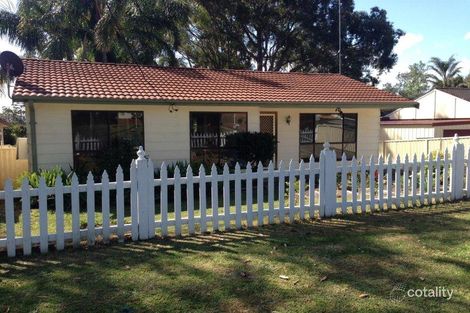 32 Catherine St, Mannering Park, NSW 2259