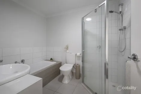 Property photo of 30 McMeeken Way Epsom VIC 3551