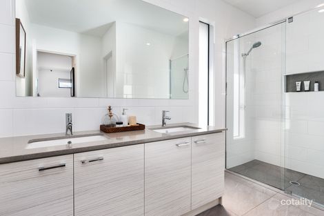 Property photo of 32 Murphy Street Clyde North VIC 3978