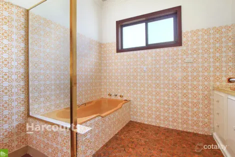 Property photo of 33 O'Donnell Drive Figtree NSW 2525