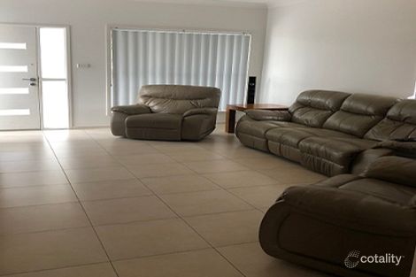 Property photo of 3/22 Watling Avenue West Hoxton NSW 2171