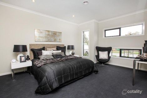 Property photo of 25 Mercantour Boulevard Tarneit VIC 3029
