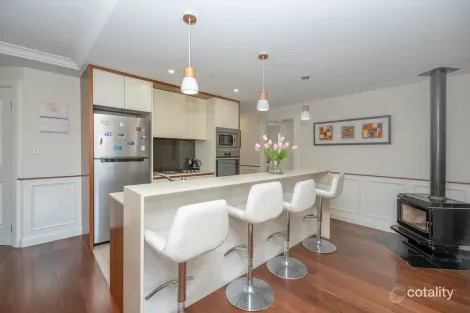 Property photo of 7 Crosshill Green Kinross WA 6028