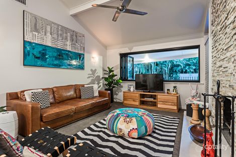 Property photo of 2 Sturt Court Mount Ommaney QLD 4074
