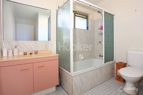 Property photo of 1/2 Galaxy Court Labrador QLD 4215