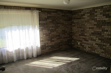 Property photo of 9 Warrambool Crescent Glenfield Park NSW 2650