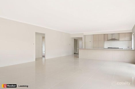 Property photo of 8 Yarrow Street Treeby WA 6164