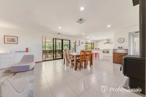 Property photo of 11 Brookside Grange Waroona WA 6215