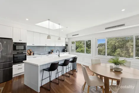 306 The Round Dr, Avoca Beach, NSW 2251