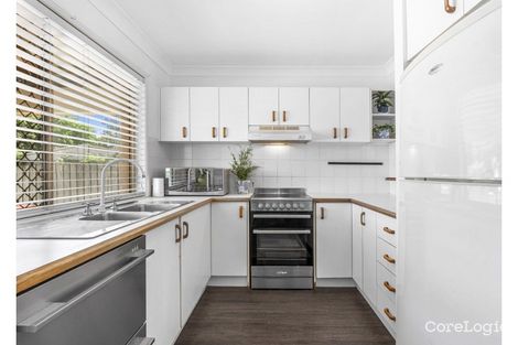 Property photo of 23/2018 Wynnum Road Wynnum West QLD 4178