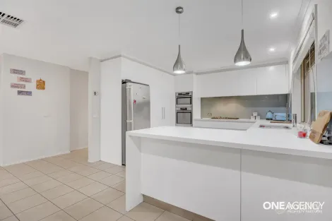 Property photo of 48 Rowland Drive Point Cook VIC 3030