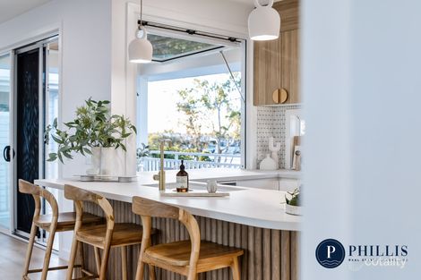 Property photo of 34 Teal Avenue Paradise Point QLD 4216