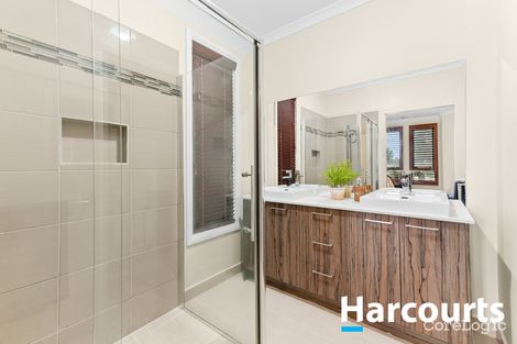 Property photo of 5 Montalto Drive Pakenham VIC 3810