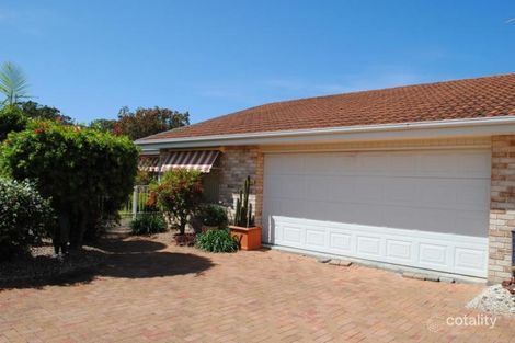 2/6a Wallamba Cl, Tuncurry, NSW 2428