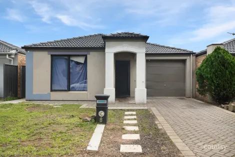 8 Oakwood Cct, Munno Para West, SA 5115