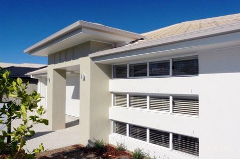 8 Schooner Cct, Manly West, QLD 4179