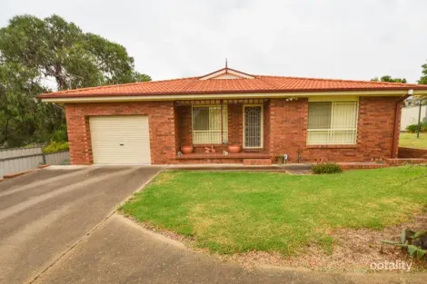56 Caple St, Young, NSW 2594