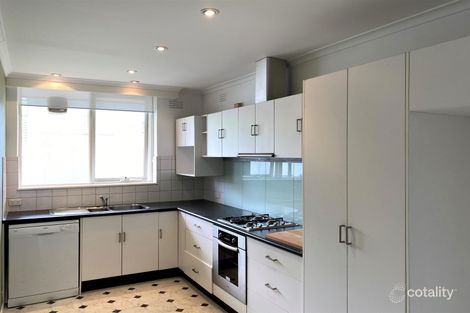 Property photo of 10/287 Barkly Street St Kilda VIC 3182