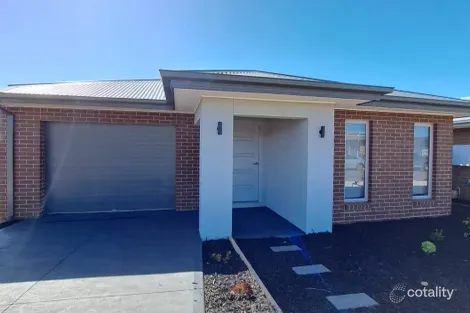 16 Tesla Rd, Rockbank, VIC 3335
