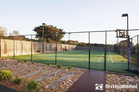 Property photo of 13 Roselea Place Narre Warren North VIC 3804