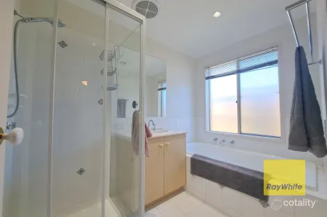 Property photo of 4 Shorthorn Walk Narre Warren South VIC 3805