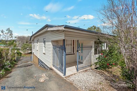90 Vanity St, Rockville, QLD 4350