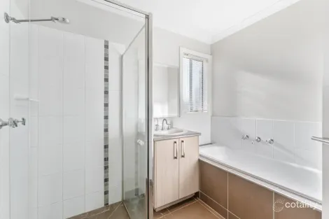 Property photo of 6 Langport Crescent Sunbury VIC 3429