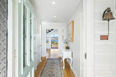 Property photo of 7 Karoola Road Lindisfarne TAS 7015